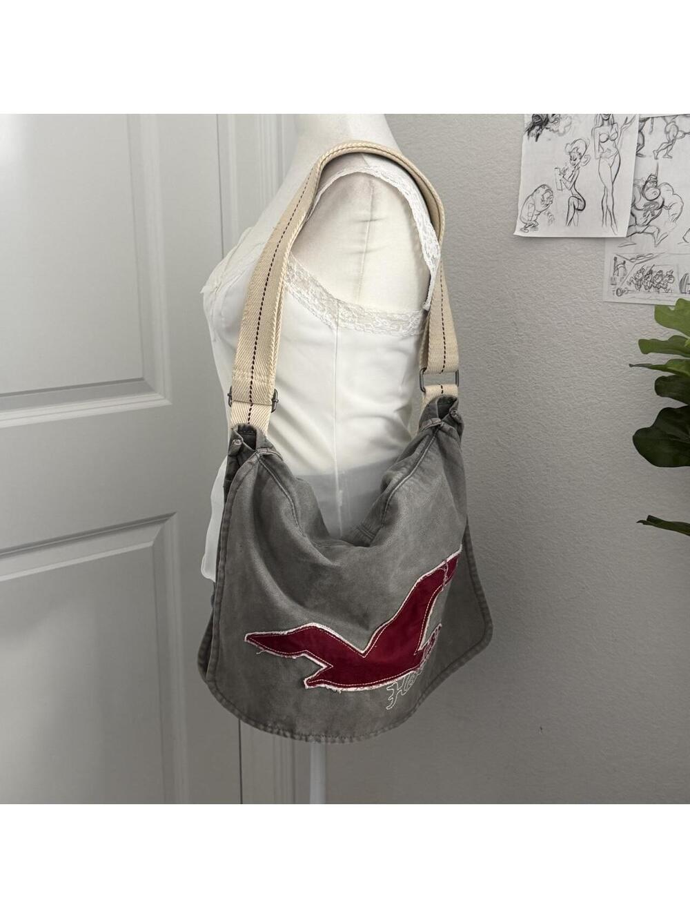 Y2K Hollister Co. gray shoulder/crossbody bag